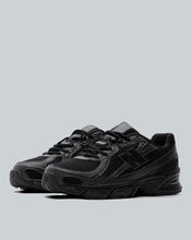 Load image into Gallery viewer, New Balance 740