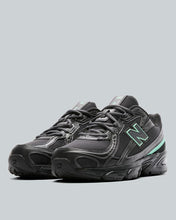 Load image into Gallery viewer, New Balance 740