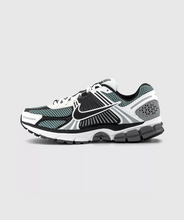Load image into Gallery viewer, NIKE ZOOM VOMERO 5 SE