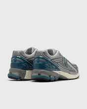Load image into Gallery viewer, New Balance 1906 Grey - SILVER METALIC