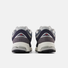 Load image into Gallery viewer, NEW BALANCE 2002R