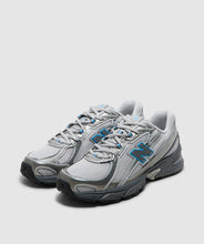 Load image into Gallery viewer, New Balance 740
