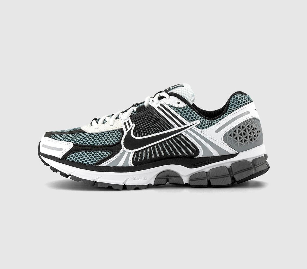 NIKE ZOOM VOMERO 5 SE