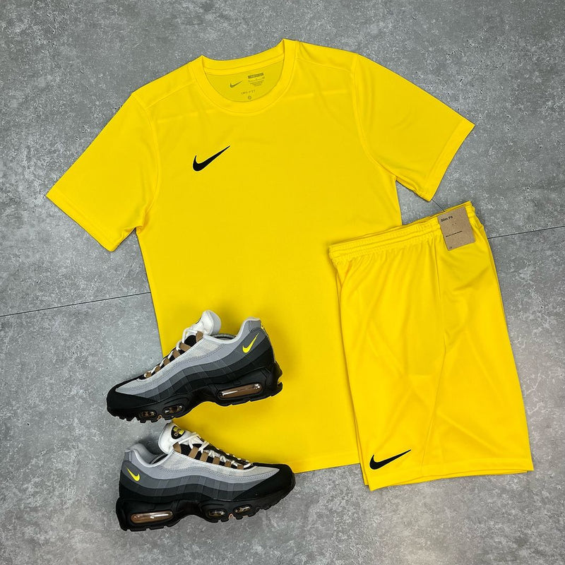 NIKE DRI-FIT TSHIRT / SHORTS SETS