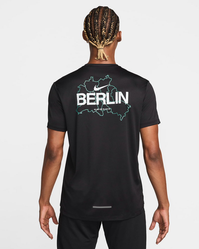 NIKE MILER  1.0 BERLIN GRAPHIC RUNNING TOP