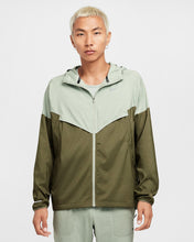 Load image into Gallery viewer, Nike Windrunner Repel Running Jacket
