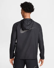 Load image into Gallery viewer, Nike Miler Flash WINDRUNNER
