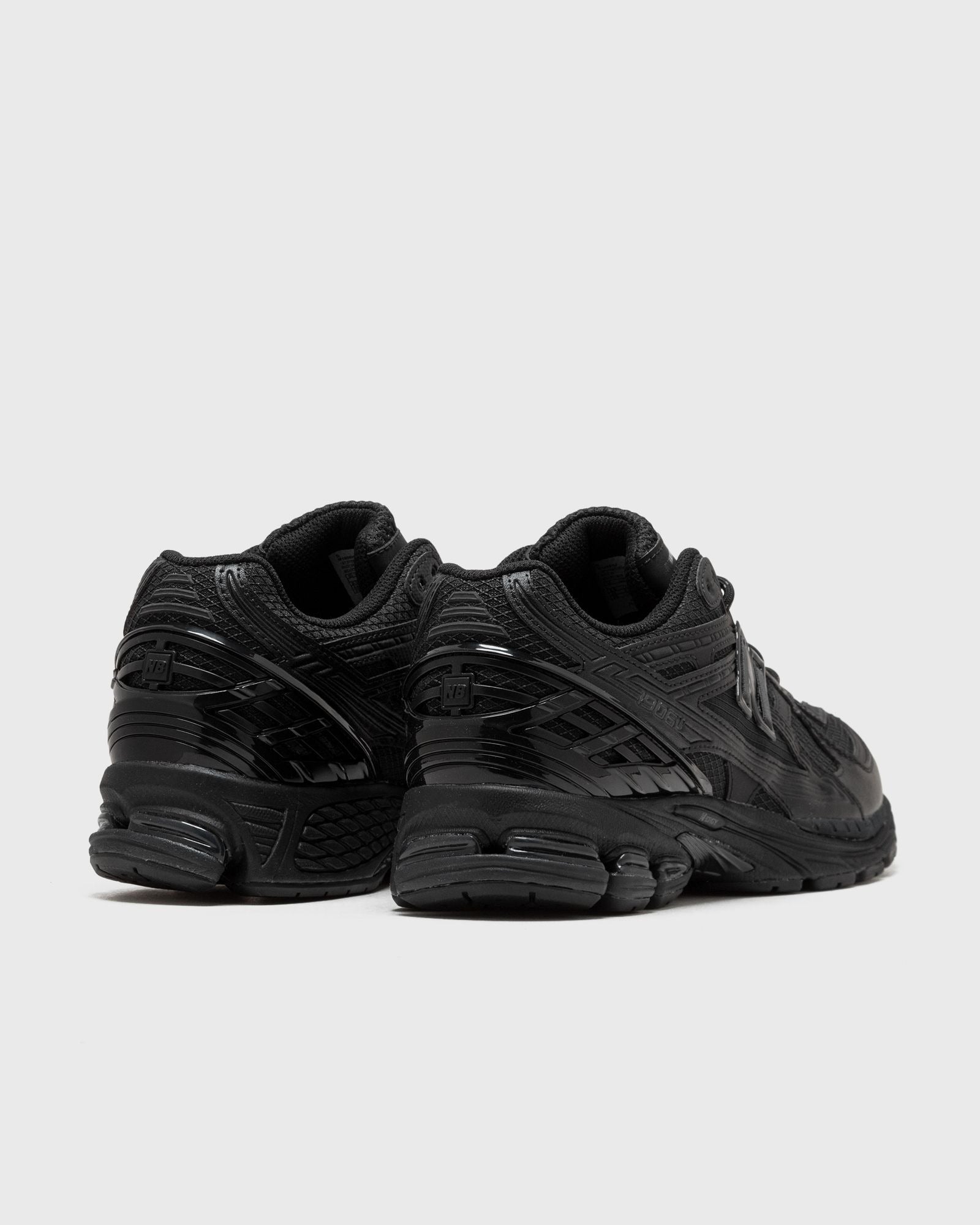 靴 New Balance 1906L \"Triple Black\" New Balance 1906L Triple Black Leather U1906LBN Men's Size