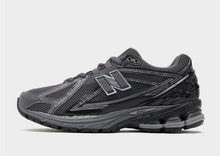 Load image into Gallery viewer, New Balance 1906R
