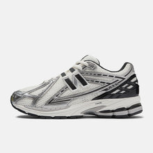 Load image into Gallery viewer, NEW BALANCE 1906R SILVER / METALLIC
