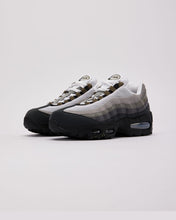 Load image into Gallery viewer, NIKE AIR MAX 95 &quot;MEDIUM OLIVE&quot;
