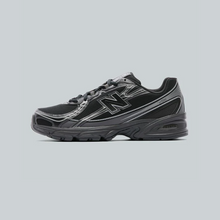 Load image into Gallery viewer, New Balance 740
